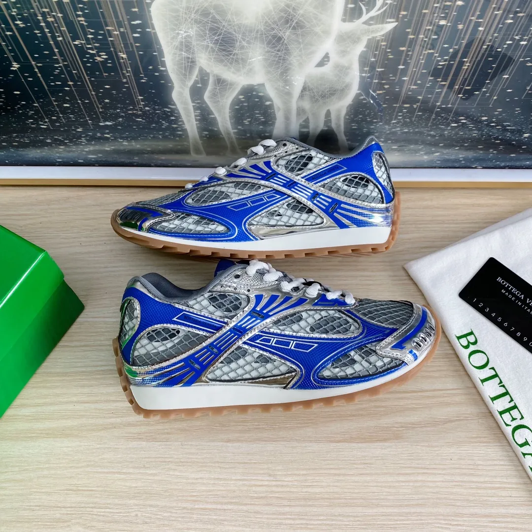 p620🐮🐮High-end version, the original 1:1 couple style new model is on the shelves🔥BV Orbit sneakers Wang Yibo's same style couple's Dad Runner sneakers, made of lightweight technical mesh fabric. Features a geometric patterned rubber outsole. The outsole is made of color-blocked TPU outsole. Size: women’s shoes 35-40, men’s shoes 39-45.
